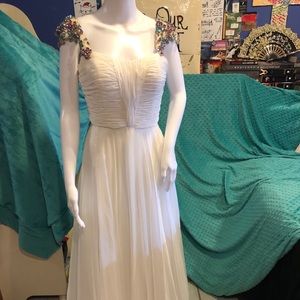 White Sherri Hill prom dress, size 6